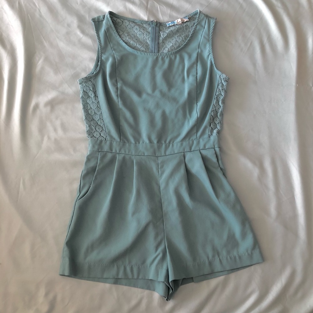 Lace pleated romper